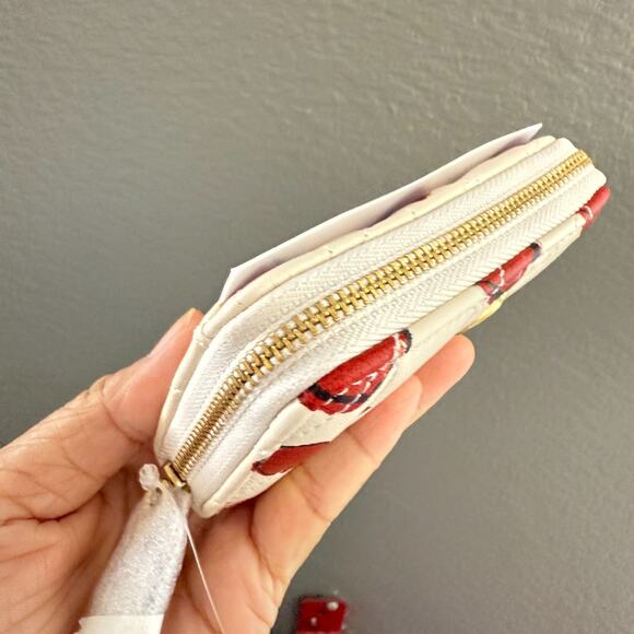 Coach CBR71 Essential Small Zip Around Card Case With Quilting And Heart Print - Picture 6 of 12